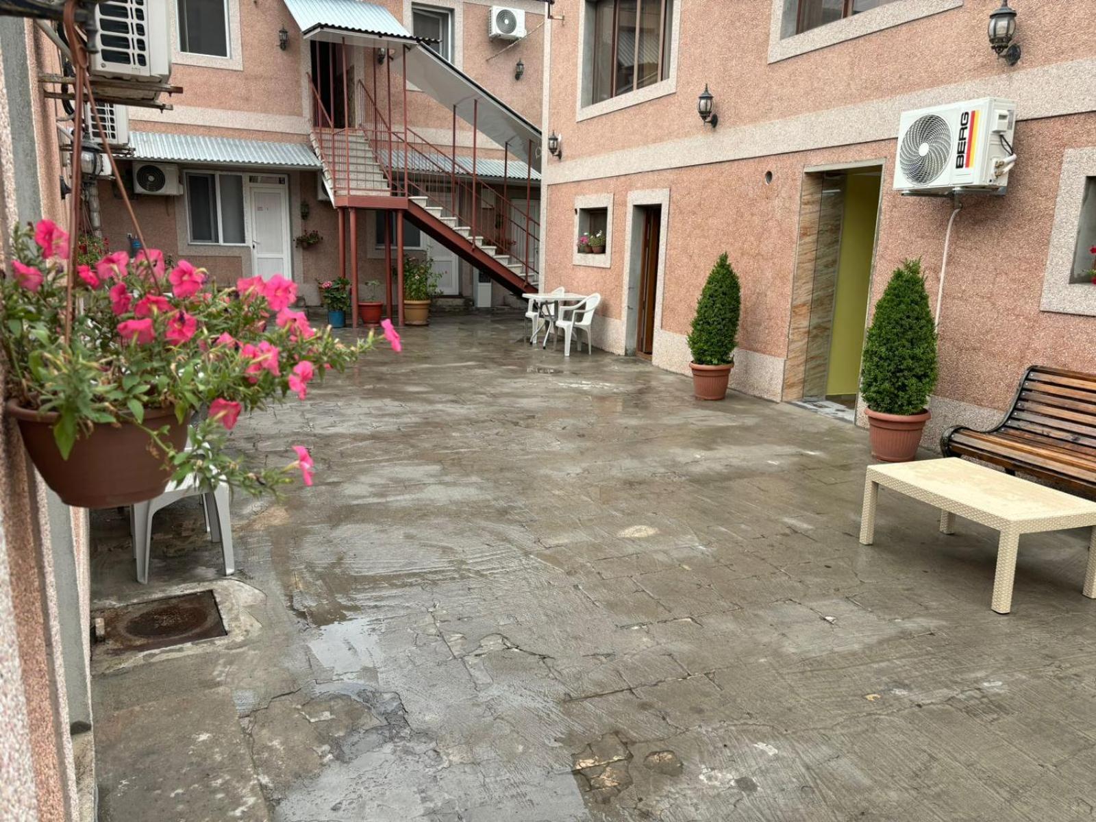 Styopa Hotel Jerevan Eksteriør billede