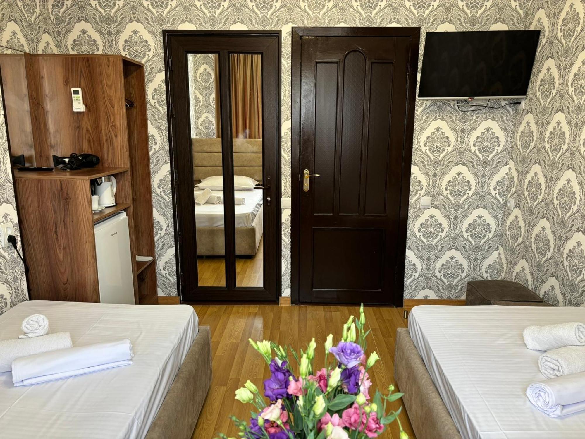 Styopa Hotel Jerevan Eksteriør billede