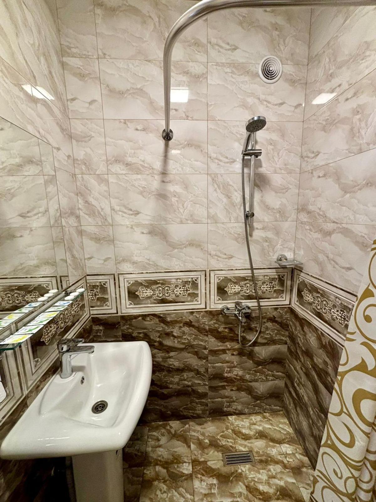 Styopa Hotel Jerevan Eksteriør billede