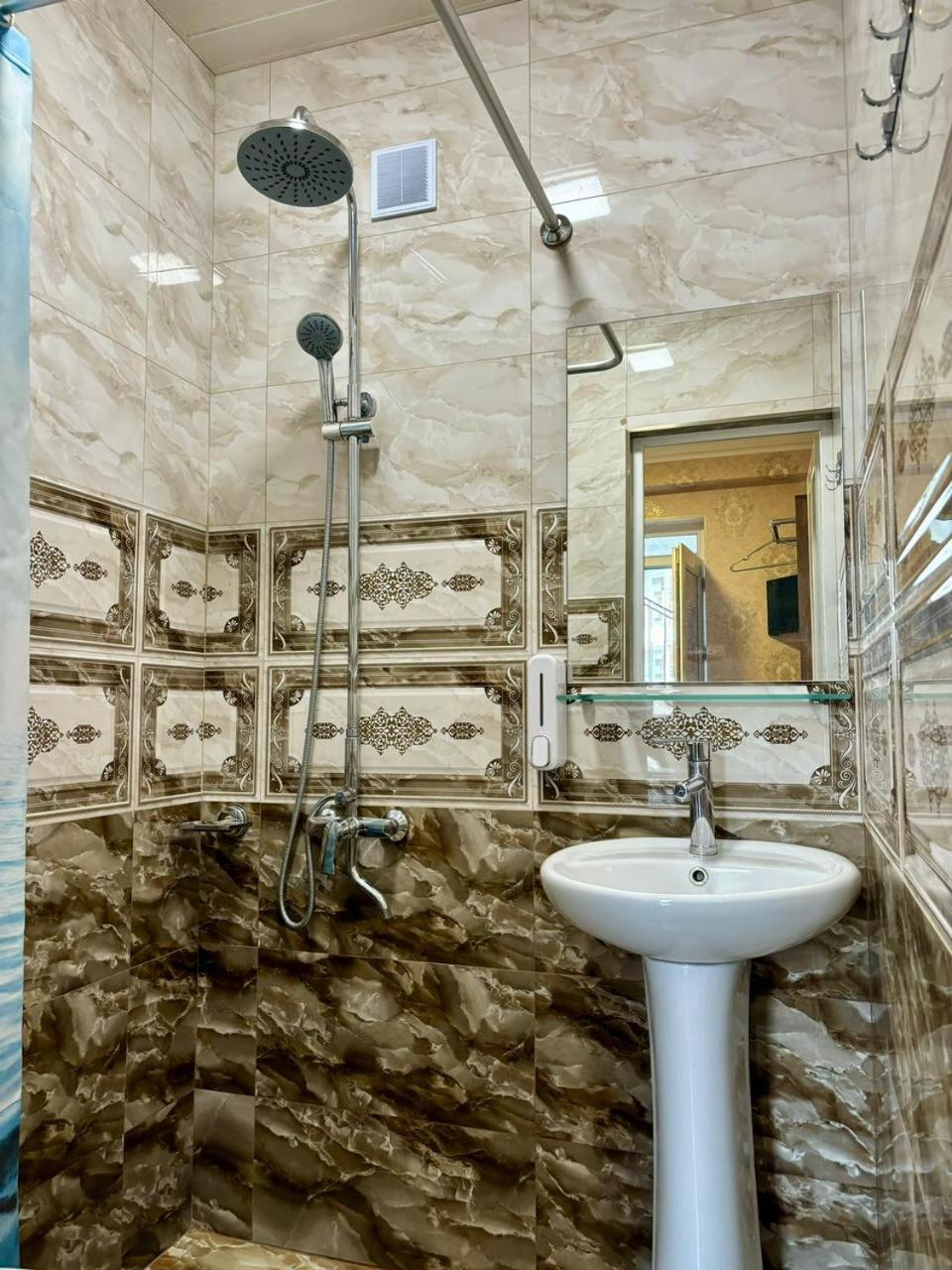 Styopa Hotel Jerevan Eksteriør billede